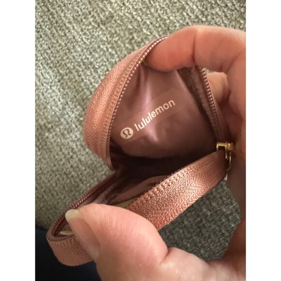 NWT Lululemon Clippable Nano Pouch-OS - Picture 7 of 8